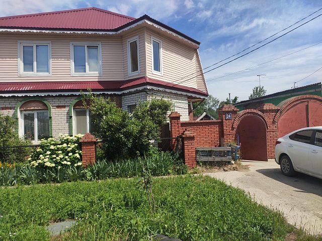 Дом, 2-этажный, 220 м², 10 соток
