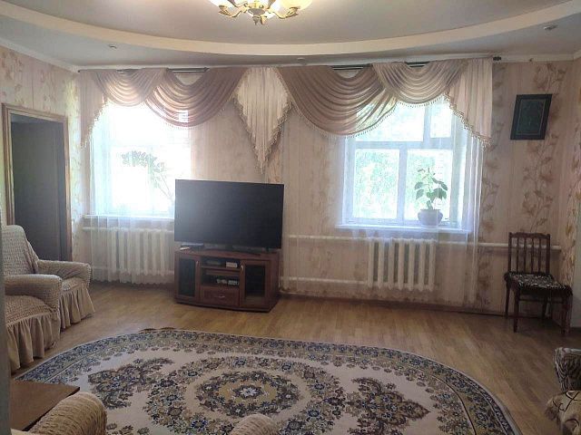 Дом, 2-этажный, 220 м², 10 соток