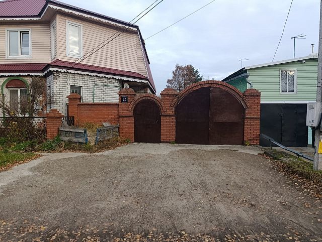 Дом, 2-этажный, 220 м², 10 соток