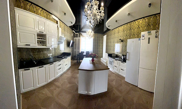 Квартира 4-комнатная, 200 кв. м, в Казани, ул. Аланлык, 47