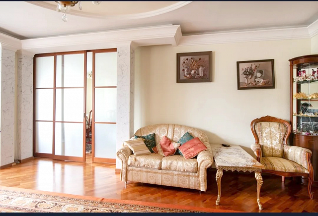 Квартира, 3-комнатная,130 м², Казань, Лейтенанта Шмидта, 8
