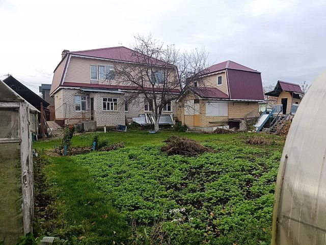 Дом, 2-этажный, 220 м², 10 соток