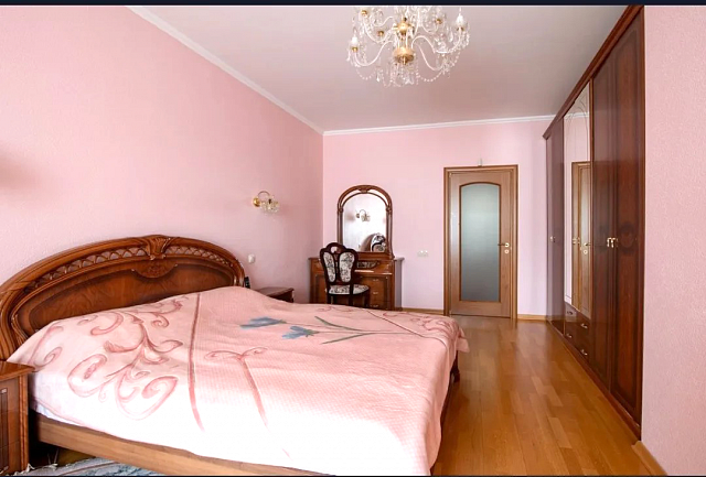 Квартира, 3-комнатная,130 м², Казань, Лейтенанта Шмидта, 8