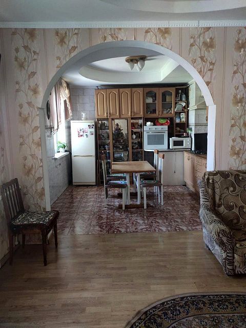Дом, 2-этажный, 220 м², 10 соток